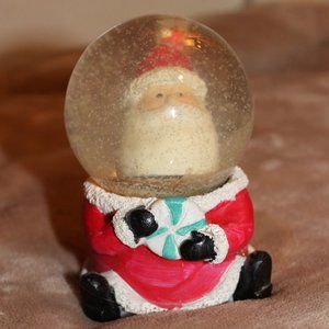Santa Snowglobe